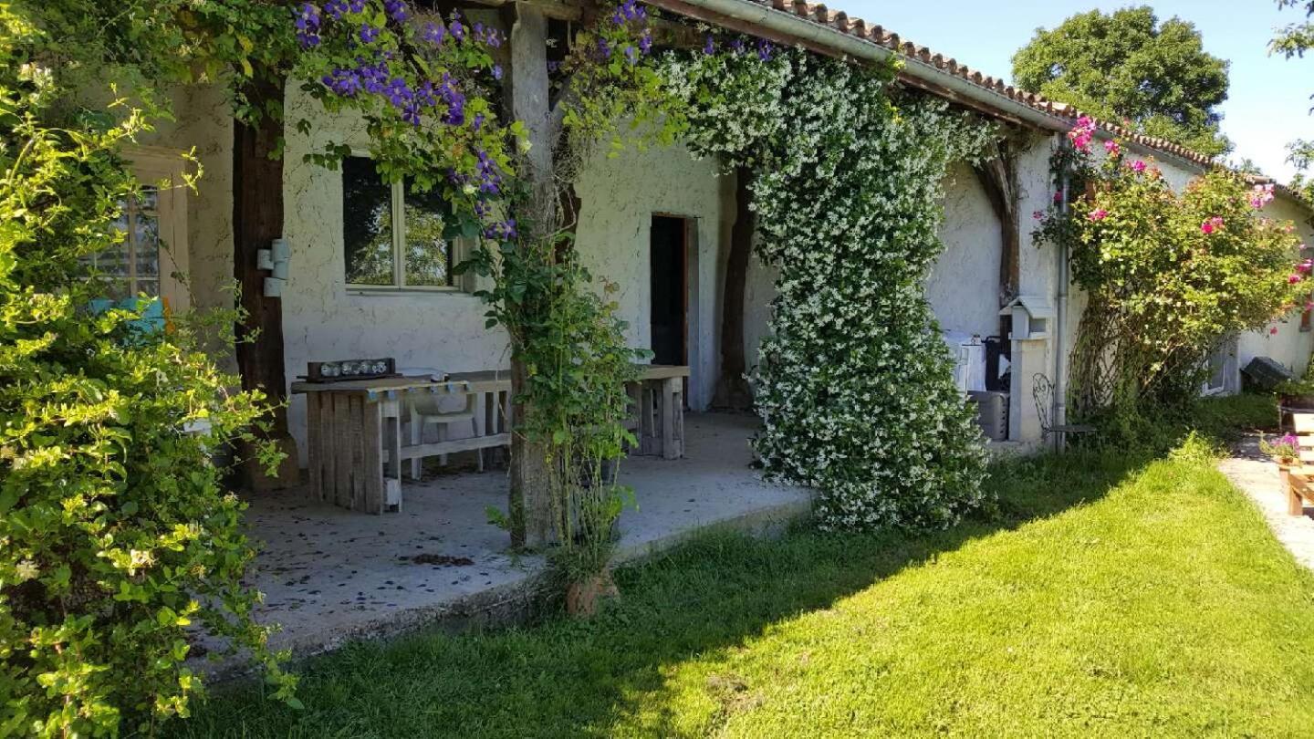 Clos De La Source Saint-Martin-du-Bois  Экстерьер фото
